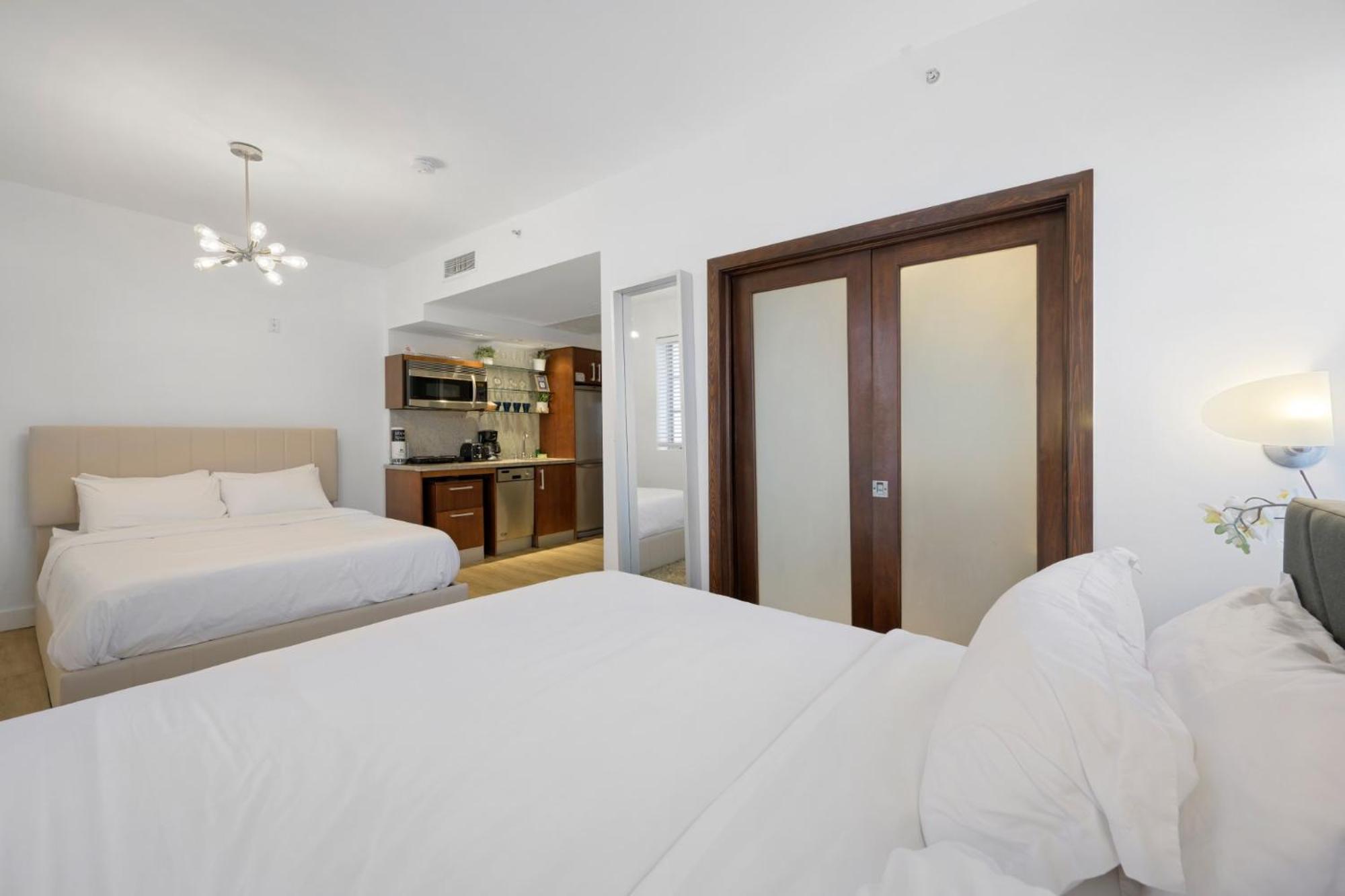 Ocean Drive Apartments With Rooftop Pool, South Beach, Miami ไมอามีบีช ภายนอก รูปภาพ